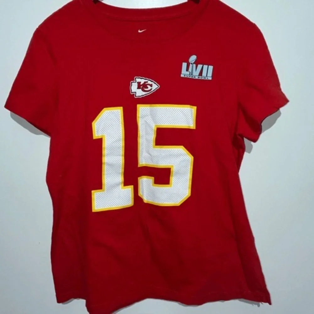 The Nike Tee Women's Red NFL Patrick Mahomes‎ Super Bowl Cotton T-Shirt Medium